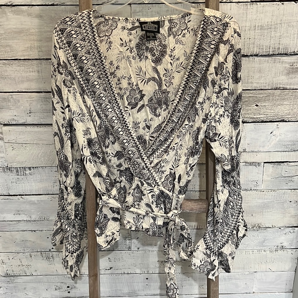 Super Cute Cropped Bell Sleeve blouse